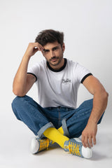 Cotton t-shirt combined with men's wide jeans.